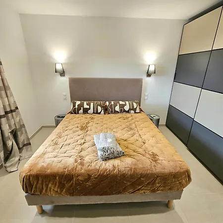 Splendide Avc Piscine-les Collines * Bastia (Corsica)