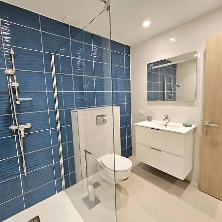 Splendide Avc Piscine-les Collines * Bastia (Corsica)